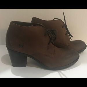 Born Women’s Shoes—Size 9